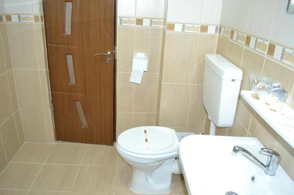Hotel Corsar Tulcea Habitación foto