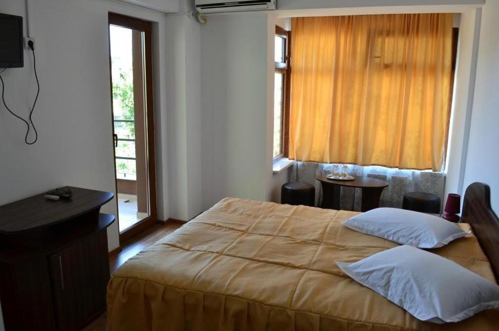 Hotel Corsar Tulcea Habitación foto